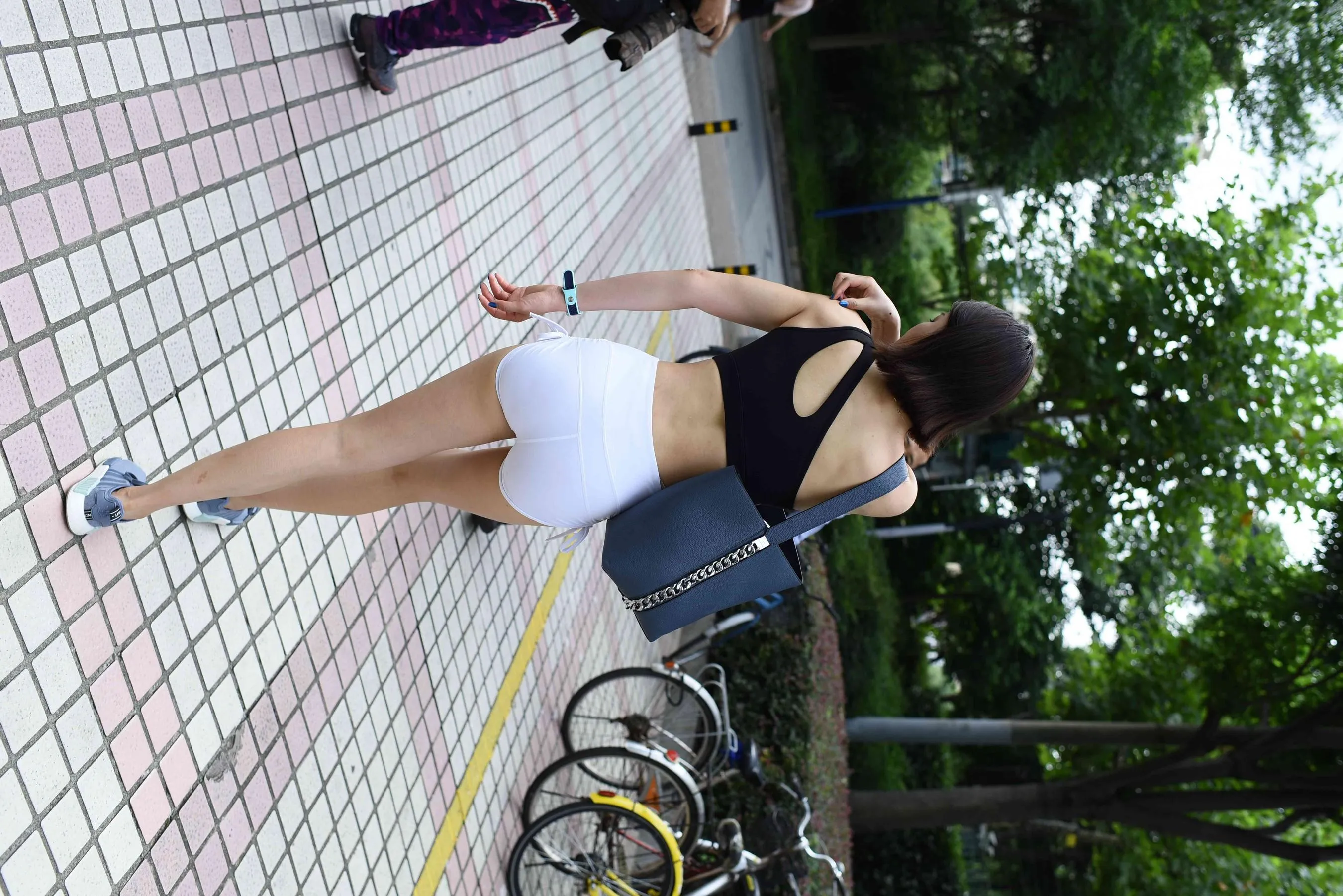 [魔镜街拍] NO.033 街拍清晨健身女神 [209P]插图2